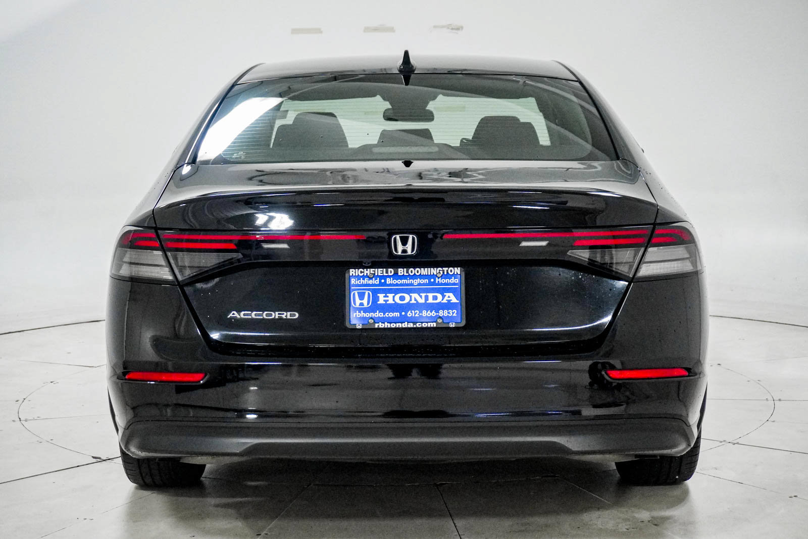 Used 2023 Honda Accord EX image 7