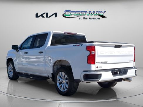 Used 2020 Chevrolet Silverado 1500 Custom w/ Custom Value Package image 4
