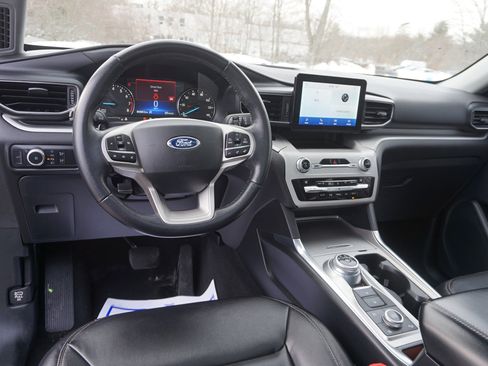 Used 2020 Ford Explorer XLT w/ Equipment Group 202A image 16