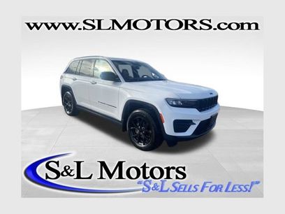 Used 2024 Jeep Grand Cherokee Altitude