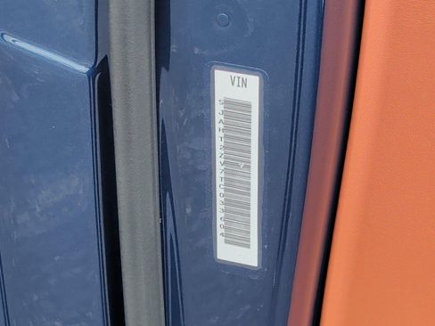 New 2026 Bentley Bentayga Extended Wheelbase AWD/4WD image 20
