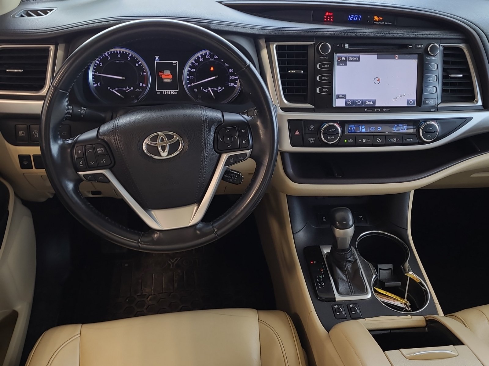 Used 2018 Toyota Highlander AWD V6 image 9