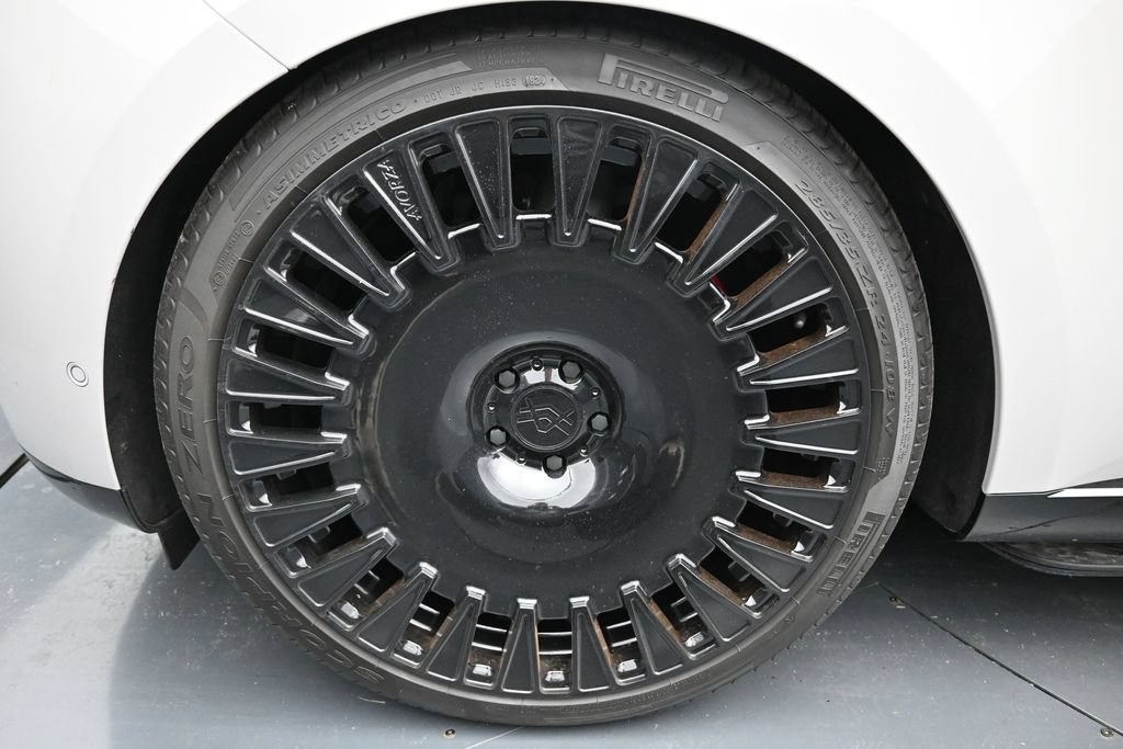 Used 2025 Land Rover Range Rover SV AWD/4WD image 14