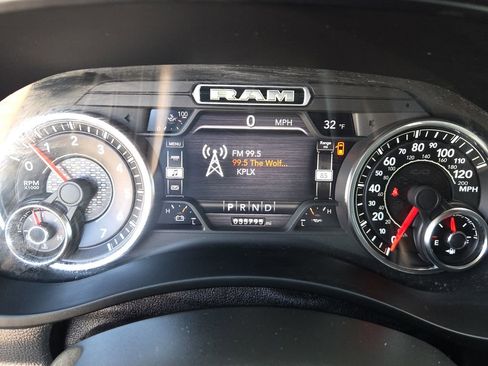 Used 2019 RAM 2500 Big Horn image 33