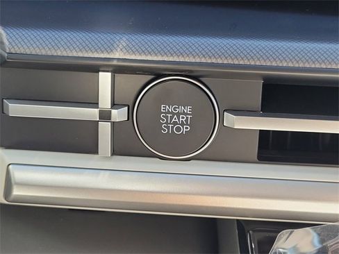 New 2026 Hyundai Santa Fe SE image 9