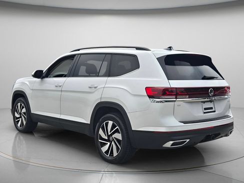 Certified 2026 Volkswagen Atlas SE w/ Panoramic Sunroof Package FWD image 8