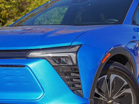 Used 2024 Chevrolet Blazer EV LT image 3