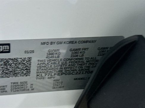 Used 2025 Chevrolet Trax LS image 12