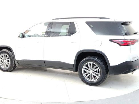 Used 2023 Chevrolet Traverse LT image 4