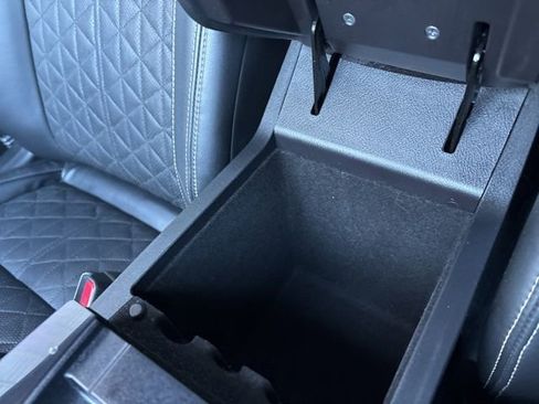 Used 2017 Nissan Maxima Platinum image 25