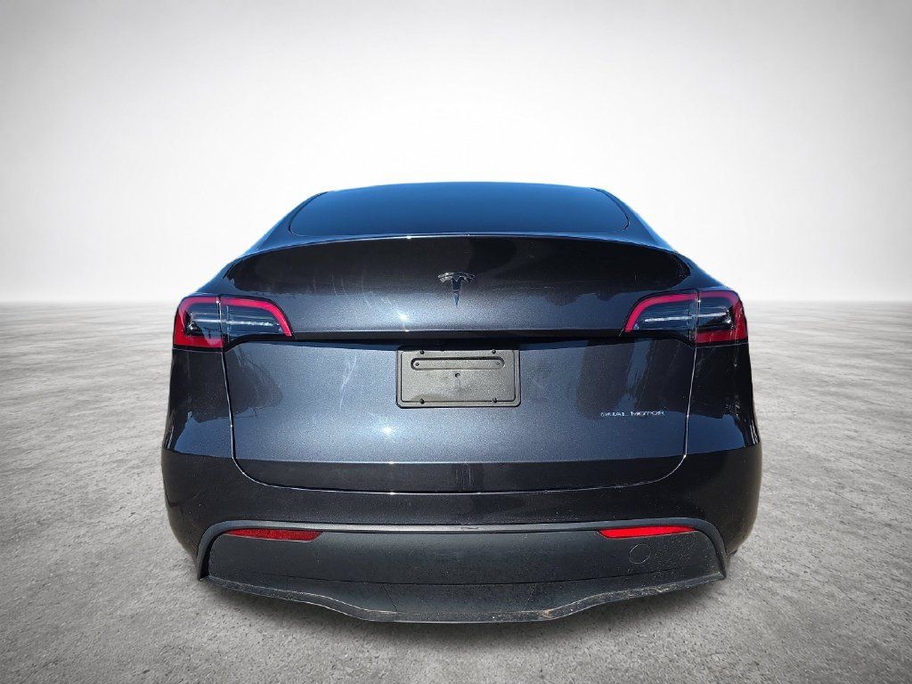 Used 2024 Tesla Model Y Long Range AWD/4WD image 6