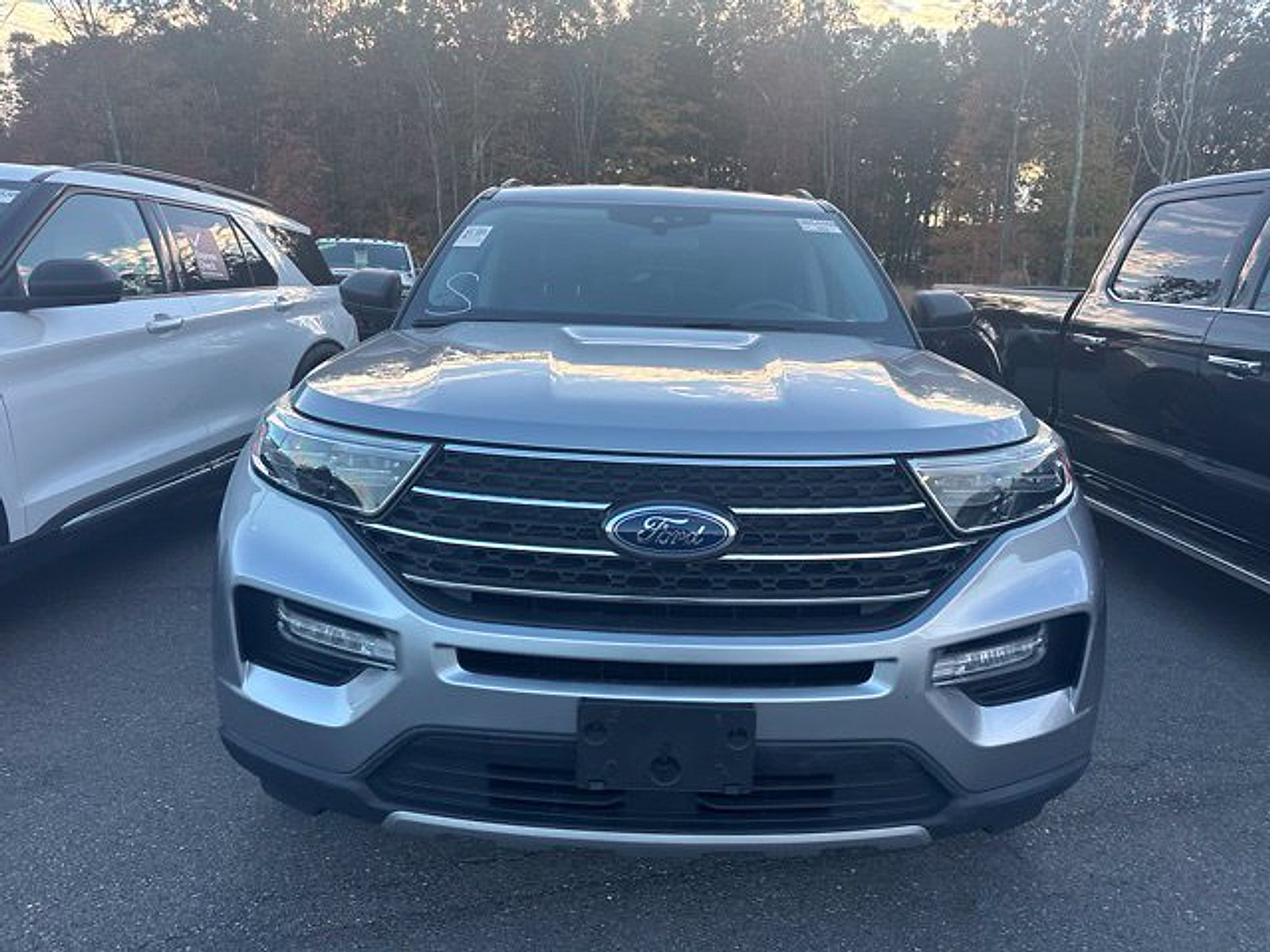 Used 2023 Ford Explorer XLT w/ Equipment Group 202A AWD/4WD image 5