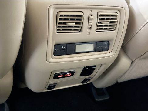 Used 2019 Nissan Pathfinder SL FWD image 25