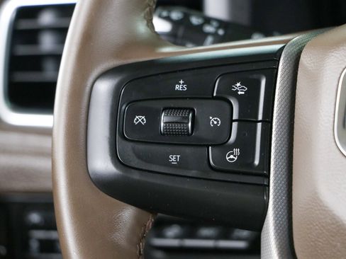 Used 2023 GMC Yukon Denali RWD image 14