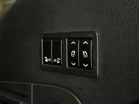 Used 2016 Cadillac Escalade Luxury image 21