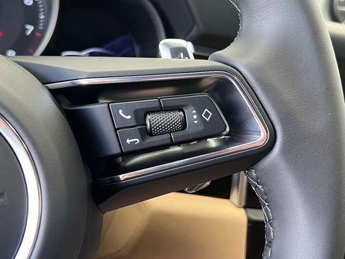 Used 2026 Porsche Macan image 9