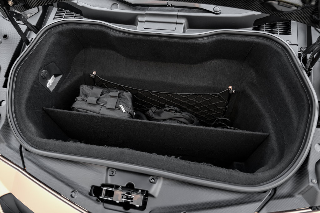 Used 2020 Lamborghini Aventador SVJ AWD/4WD image 64