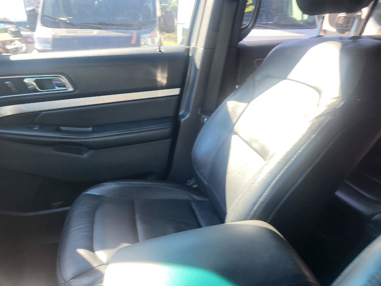 Used 2016 Ford Explorer XLT w/ Equipment Group 202A FWD image 48