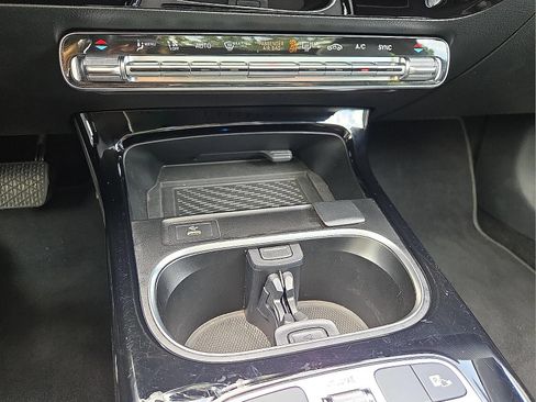 Used 2025 Mercedes-Benz CLA 250 4MATIC image 17