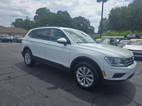 Used 2020 Volkswagen Tiguan S FWD image 3