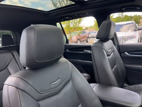 Used 2020 Cadillac XT6 Premium Luxury AWD/4WD image 34