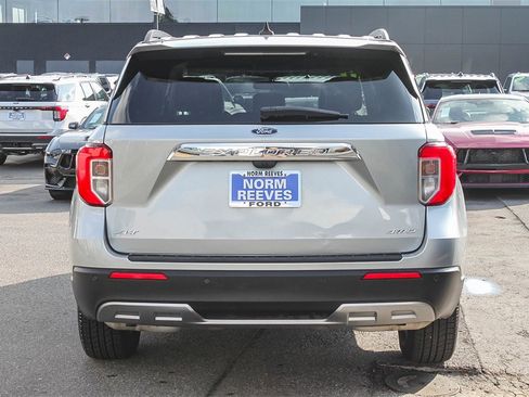 Used 2023 Ford Explorer XLT w/ Equipment Group 202A image 8