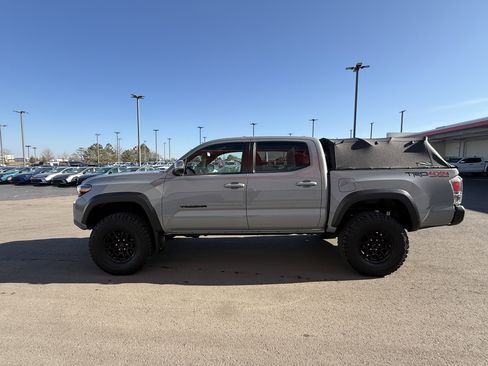 Certified 2021 Toyota Tacoma TRD Off-Road image 12