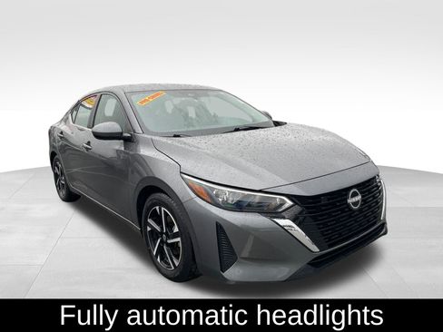 Used 2024 Nissan Sentra SV image 3