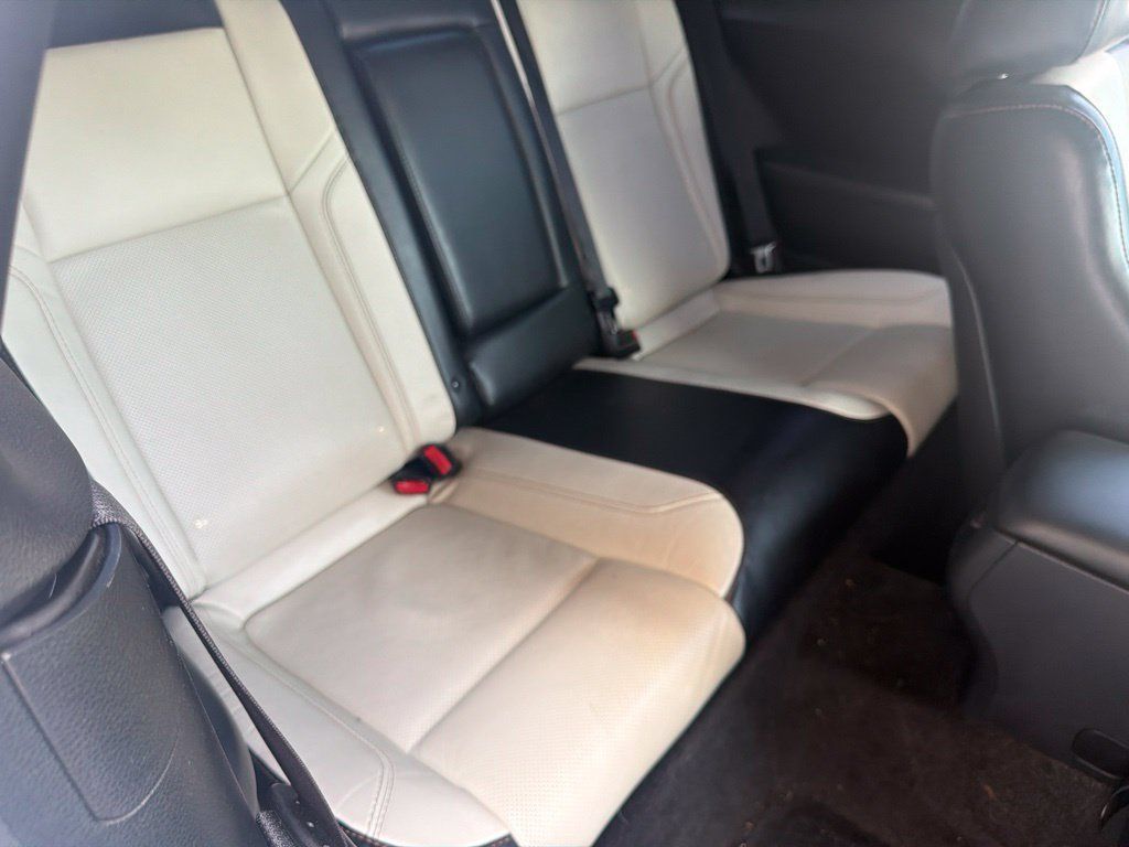 Used 2015 Dodge Challenger SXT Plus w/ Driver Convenience Group RWD image 10