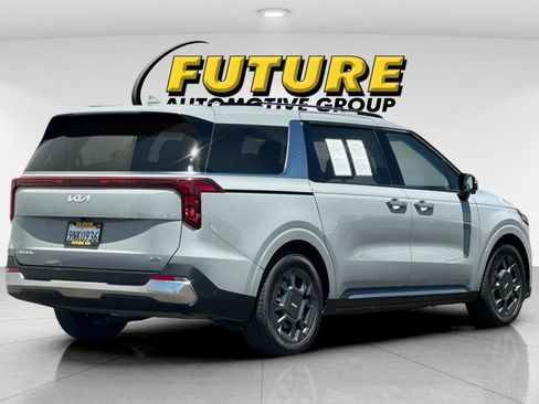 Certified 2025 Kia Carnival SX FWD image 4