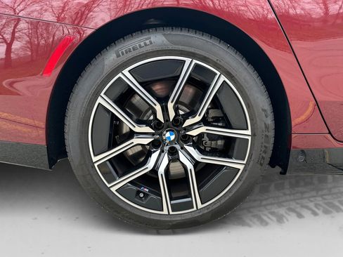 Used 2025 BMW 760i xDrive w/ Executive Package AWD/4WD image 17