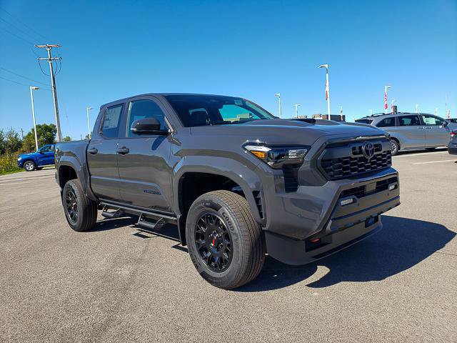 Used 2025 Toyota Tacoma TRD Sport w/ TRD Sport Premium Package AWD/4WD image 3