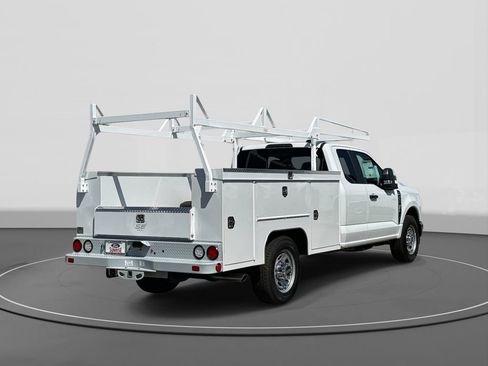 New 2025 Ford F350 XL w/ XL Chrome Package image 4