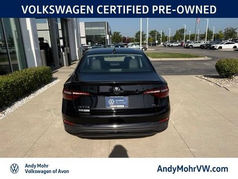 Used 2024 Volkswagen Jetta SE FWD image 8