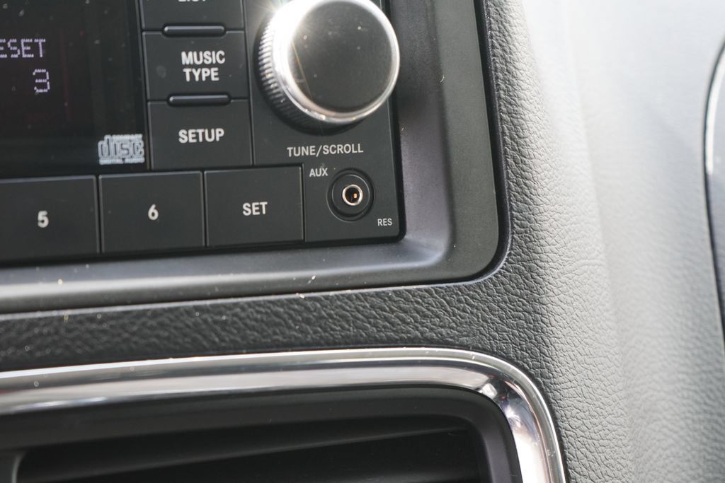 Used 2014 Dodge Grand Caravan SE w/ Quick Order Package 29E SE FWD image 17