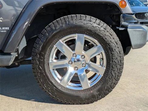 Certified 2016 Jeep Wrangler Unlimited Sahara w/ Max Tow Package image 11