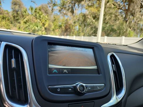 Used 2018 Chevrolet Equinox LT image 27