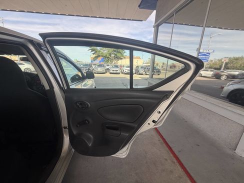Used 2015 Nissan Versa S Plus FWD image 16