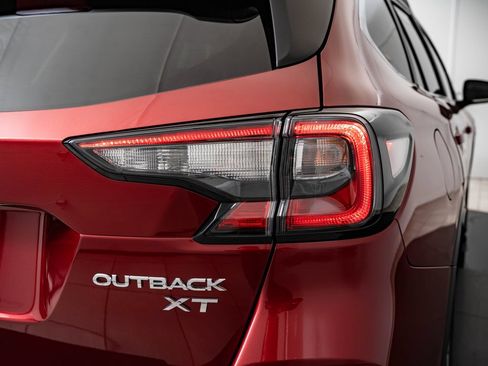 Used 2022 Subaru Outback Limited XT AWD/4WD image 9