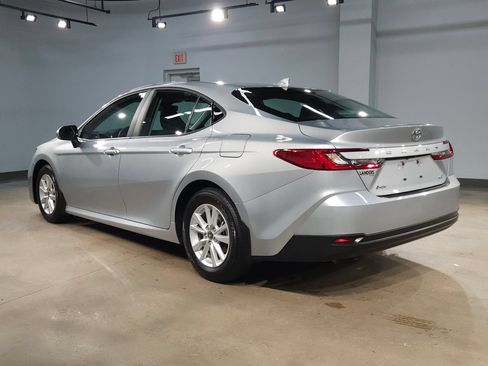 Used 2025 Toyota Camry LE w/ Convenience Package FWD image 5