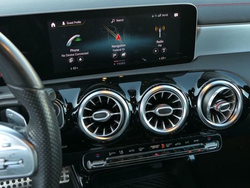 Used 2020 Mercedes-Benz CLA 250 image 21