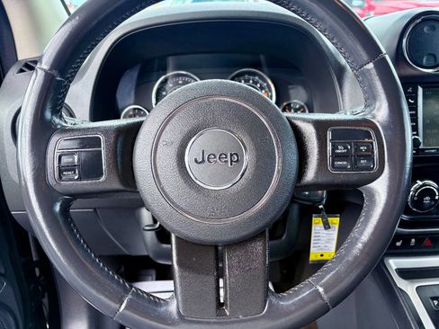 Used 2014 Jeep Compass Latitude image 18