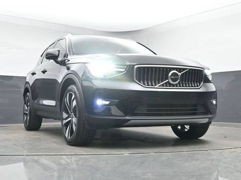 Used 2023 Volvo XC40 B5 Plus w/ Protection Package Premier AWD/4WD image 45