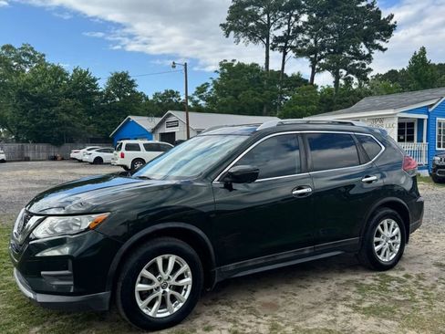 Used 2018 Nissan Rogue SV w/ Premium Package FWD image 5