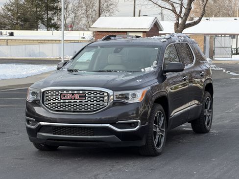 Used 2019 GMC Acadia Denali w/ Technology Package AWD/4WD image 9