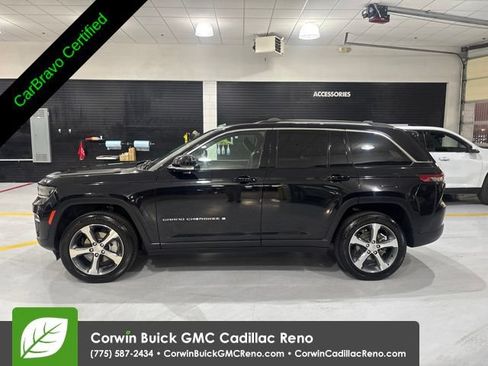 Used 2023 Jeep Grand Cherokee Limited w/ Trailer Tow Prep Group (B) AWD/4WD image 4