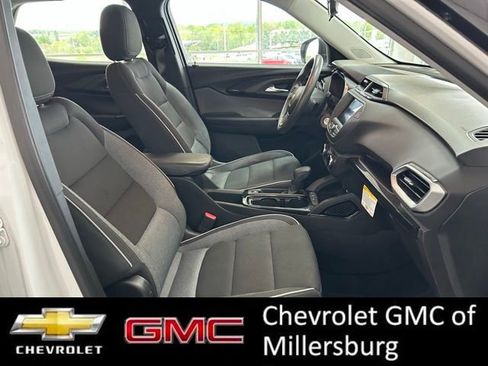 Used 2021 Chevrolet TrailBlazer LS FWD image 22