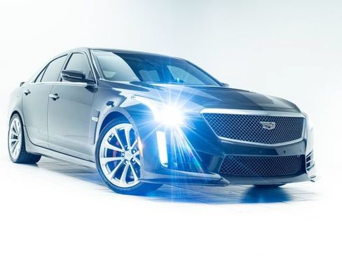 Used 2018 Cadillac CTS V w/ Carbon Fiber Package RWD image 5