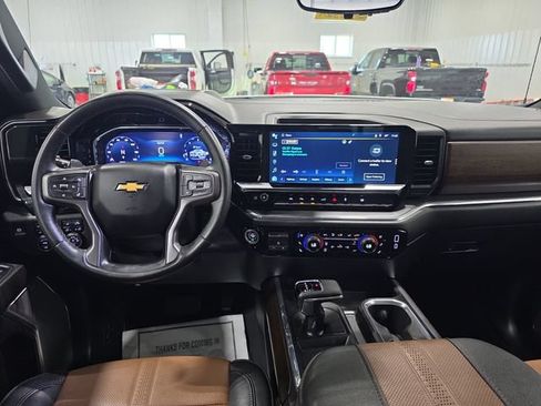 Used 2024 Chevrolet Silverado 1500 High Country w/ Technology Package AWD/4WD image 9