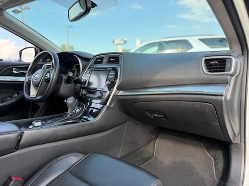 Used 2019 Nissan Maxima 3.5 SL FWD image 17